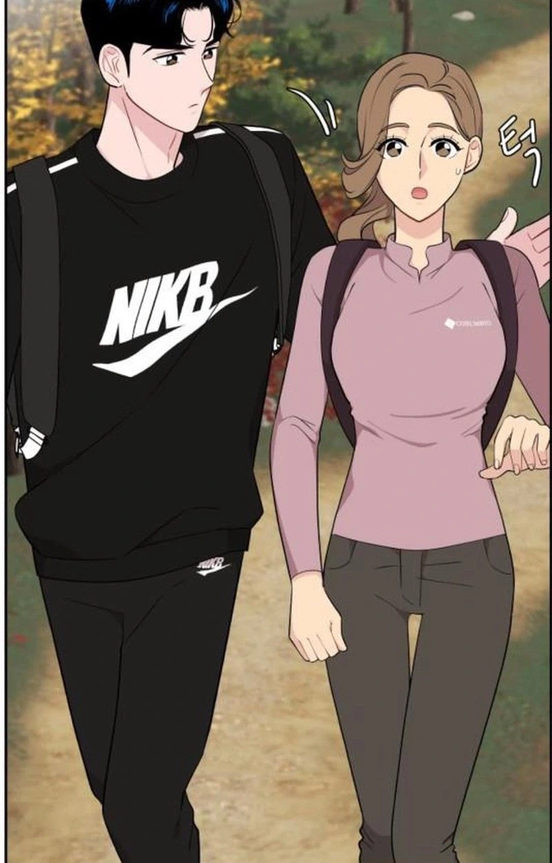 Read Awkward Relationship chapter 31 image 24 on Lezhin