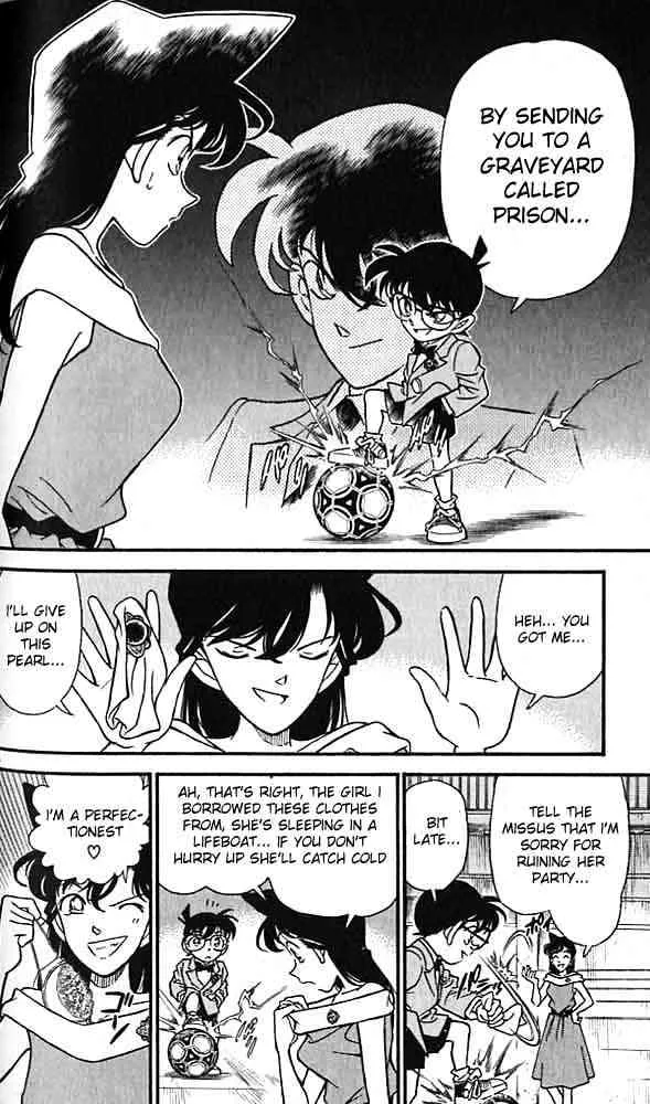 Read Detective Conan chapter 159 image 13 on Lezhin