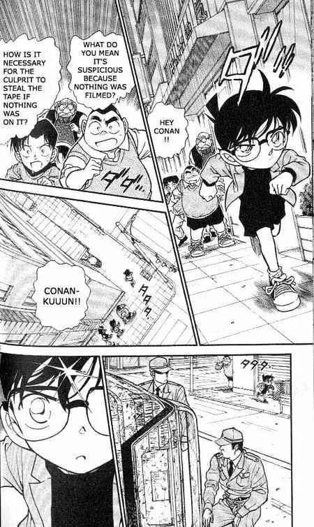 Read Detective Conan chapter 368 image 1 on Lezhin