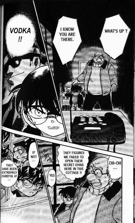 Read Detective Conan chapter 381 image 1 on Lezhin