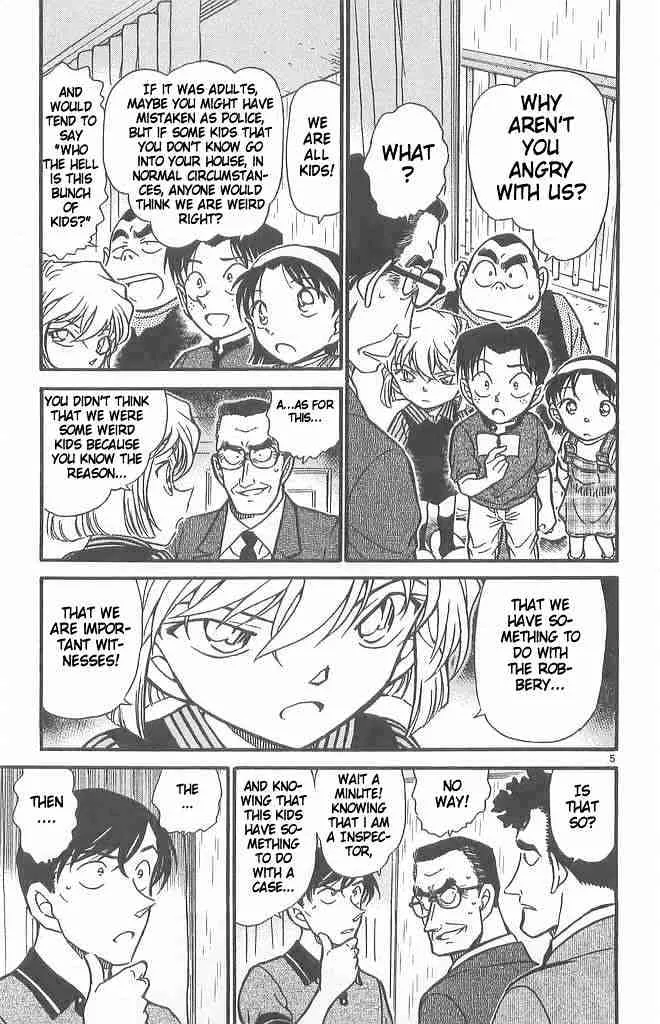 Read Detective Conan chapter 486 image 4 on Lezhin