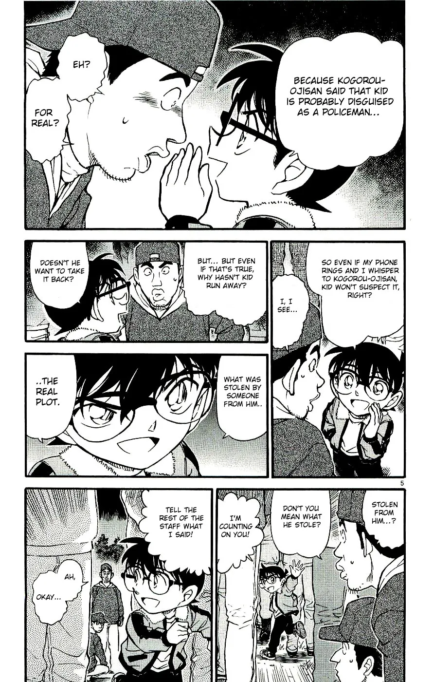 Read Detective Conan chapter 546 image 4 on Lezhin