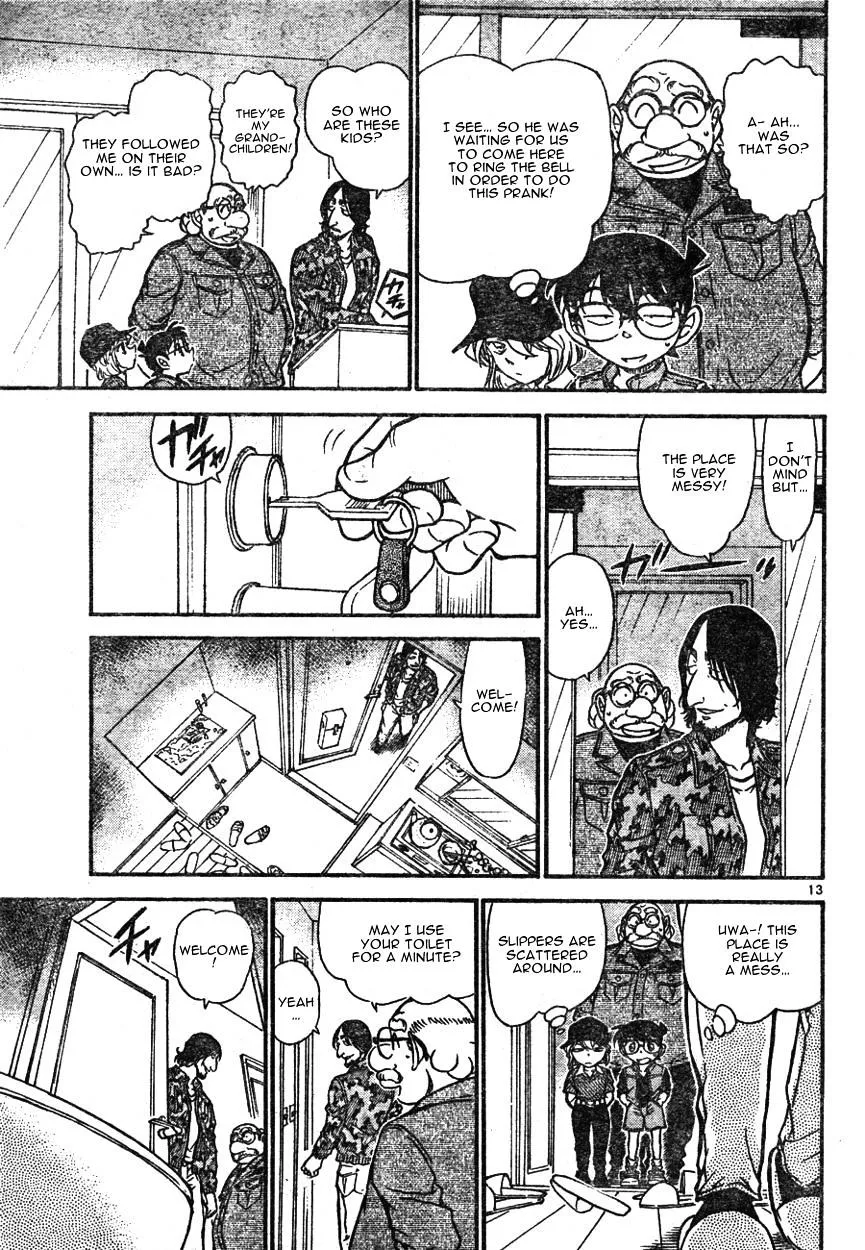 Read Detective Conan chapter 582 image 12 on Lezhin