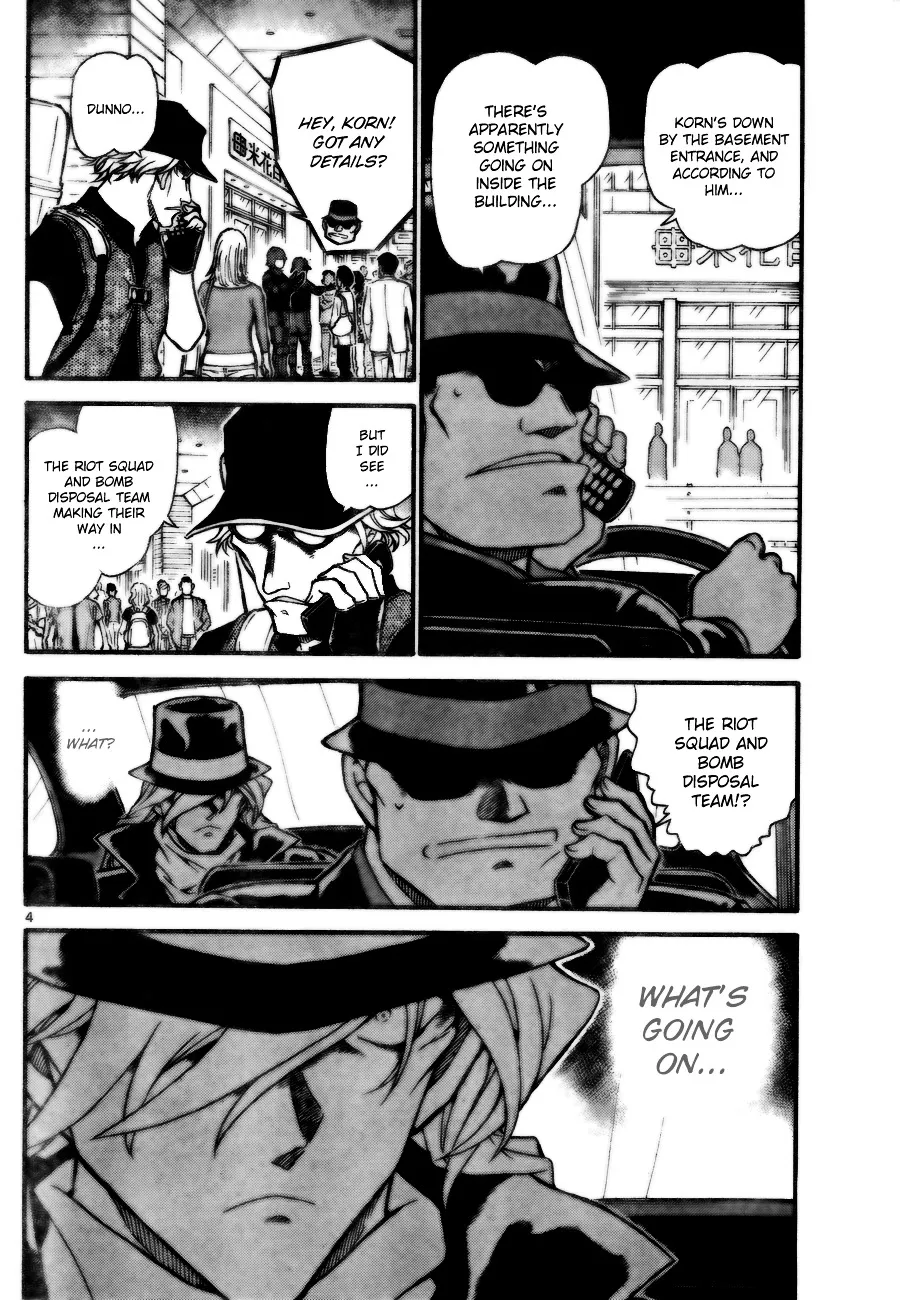 Read Detective Conan chapter 702 image 3 on Lezhin