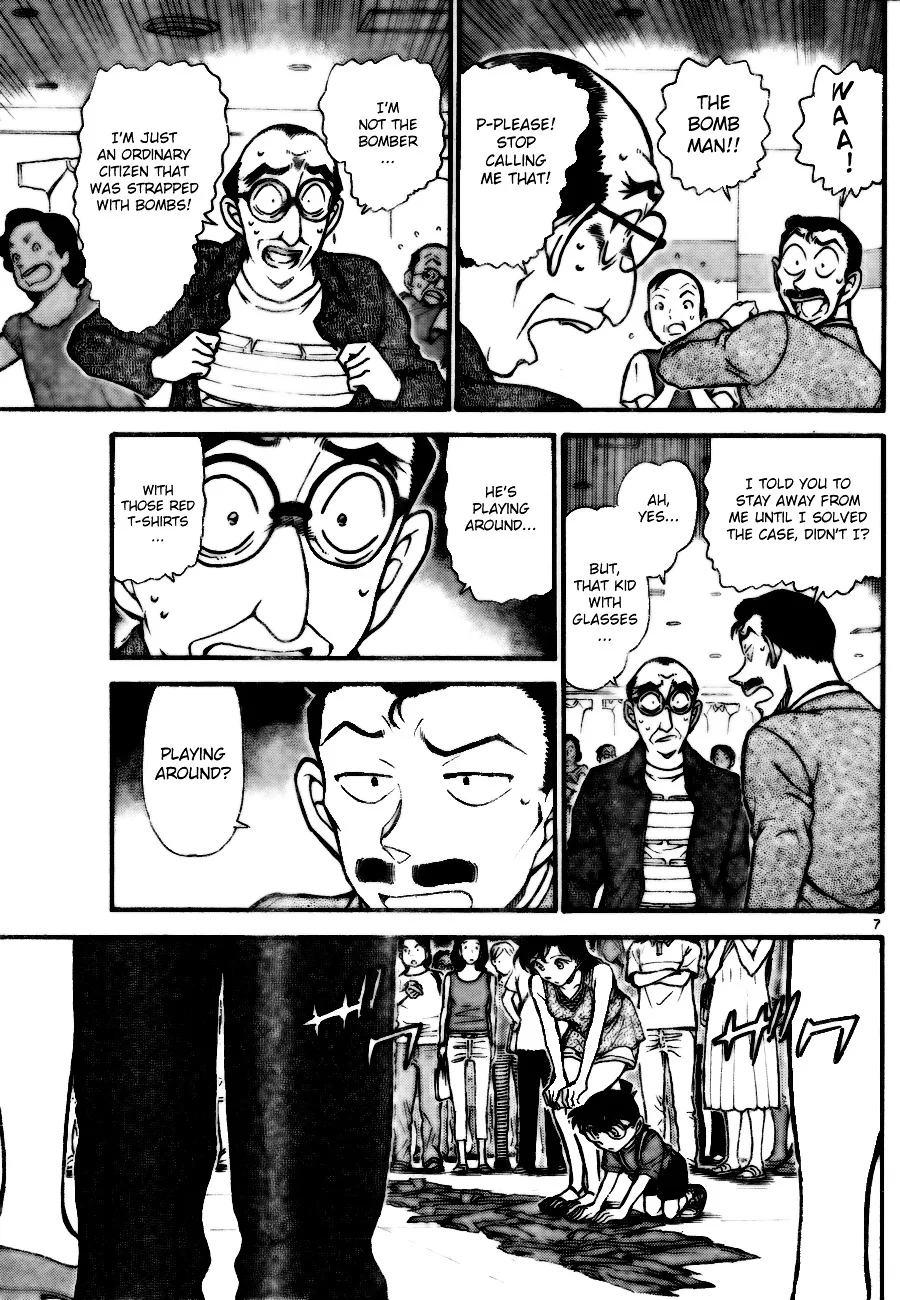 Read Detective Conan chapter 702 image 6 on Lezhin