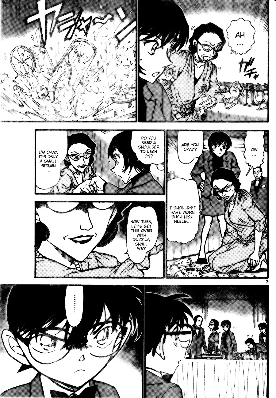 Read Detective Conan chapter 726 image 6 on Lezhin