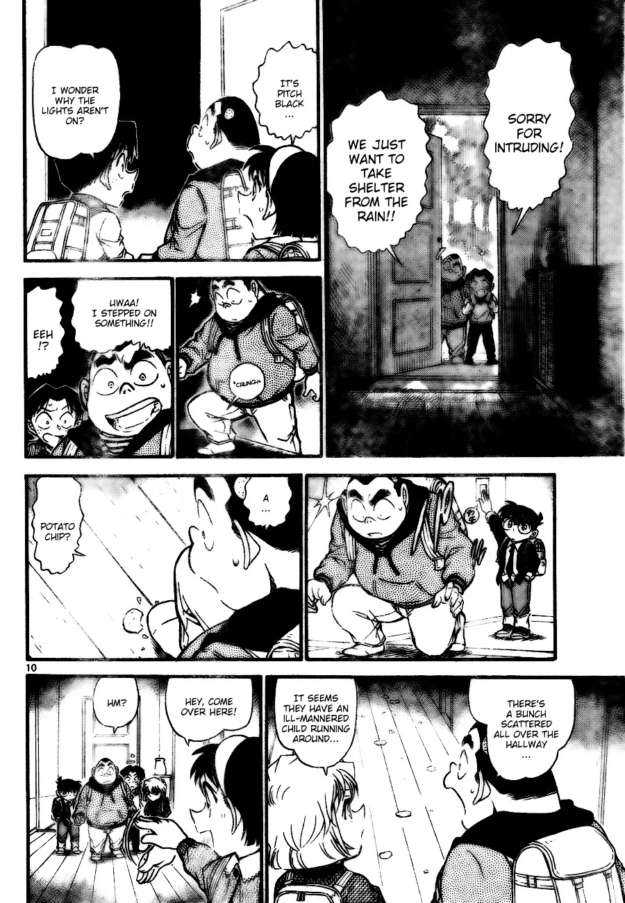 Read Detective Conan chapter 728 image 9 on Lezhin