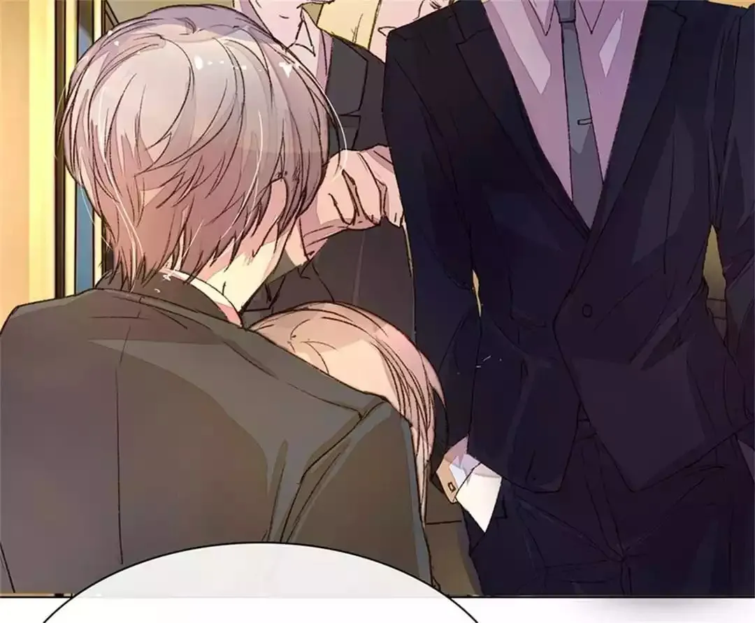 Read Holding Onto Him chapter 9 image 3 on Lezhin