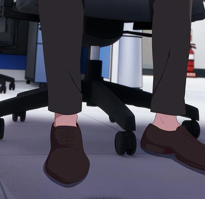 Read Troublesome Employee Warning chapter 11 image 12 on Lezhin