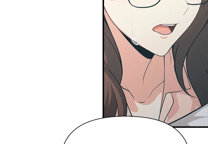 Read Under Her Desk chapter 11 image 3 on Lezhin