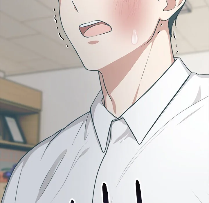 Read Under Her Desk chapter 18 image 16 on Lezhin