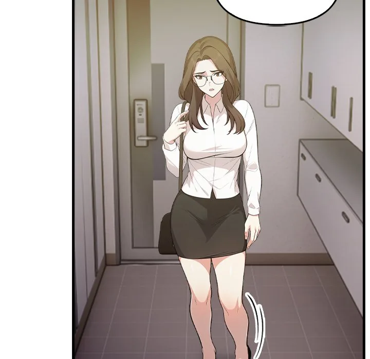 Read Under Her Desk chapter 4 image 19 on Lezhin
