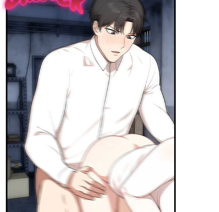Read Under Her Desk chapter 7 image 11 on Lezhin