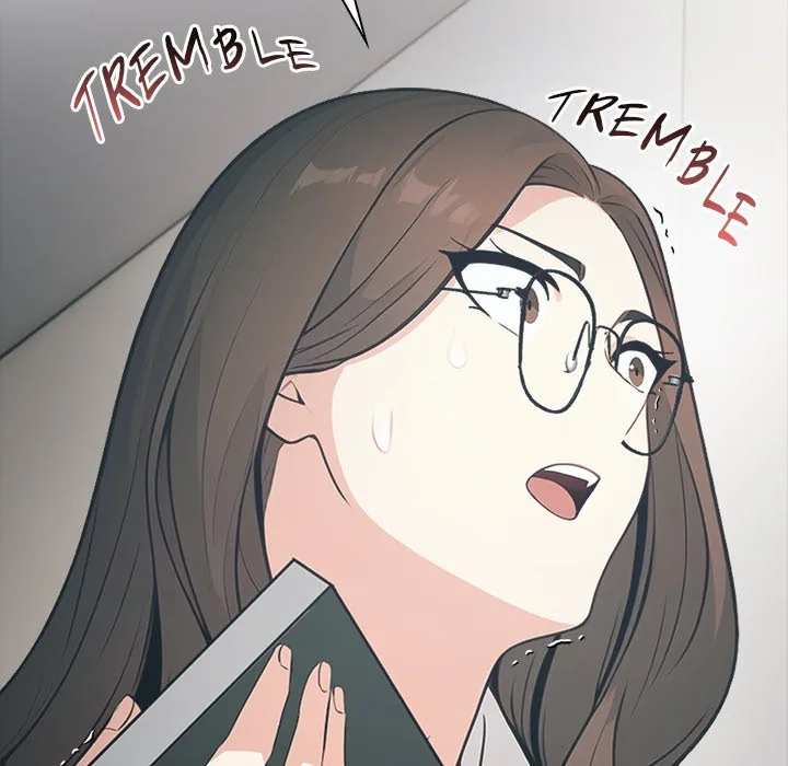 Read Under Her Desk chapter 8 image 11 on Lezhin